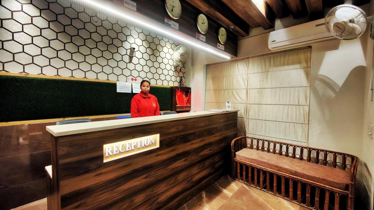 Hotel 21 Next To Chd Railway Station Chandigarh Bagian luar foto