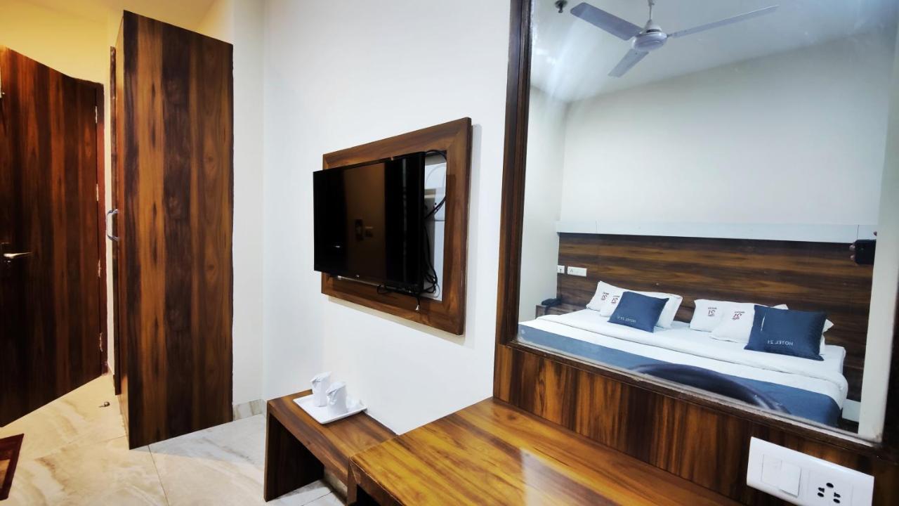 Hotel 21 Next To Chd Railway Station Chandigarh Bagian luar foto