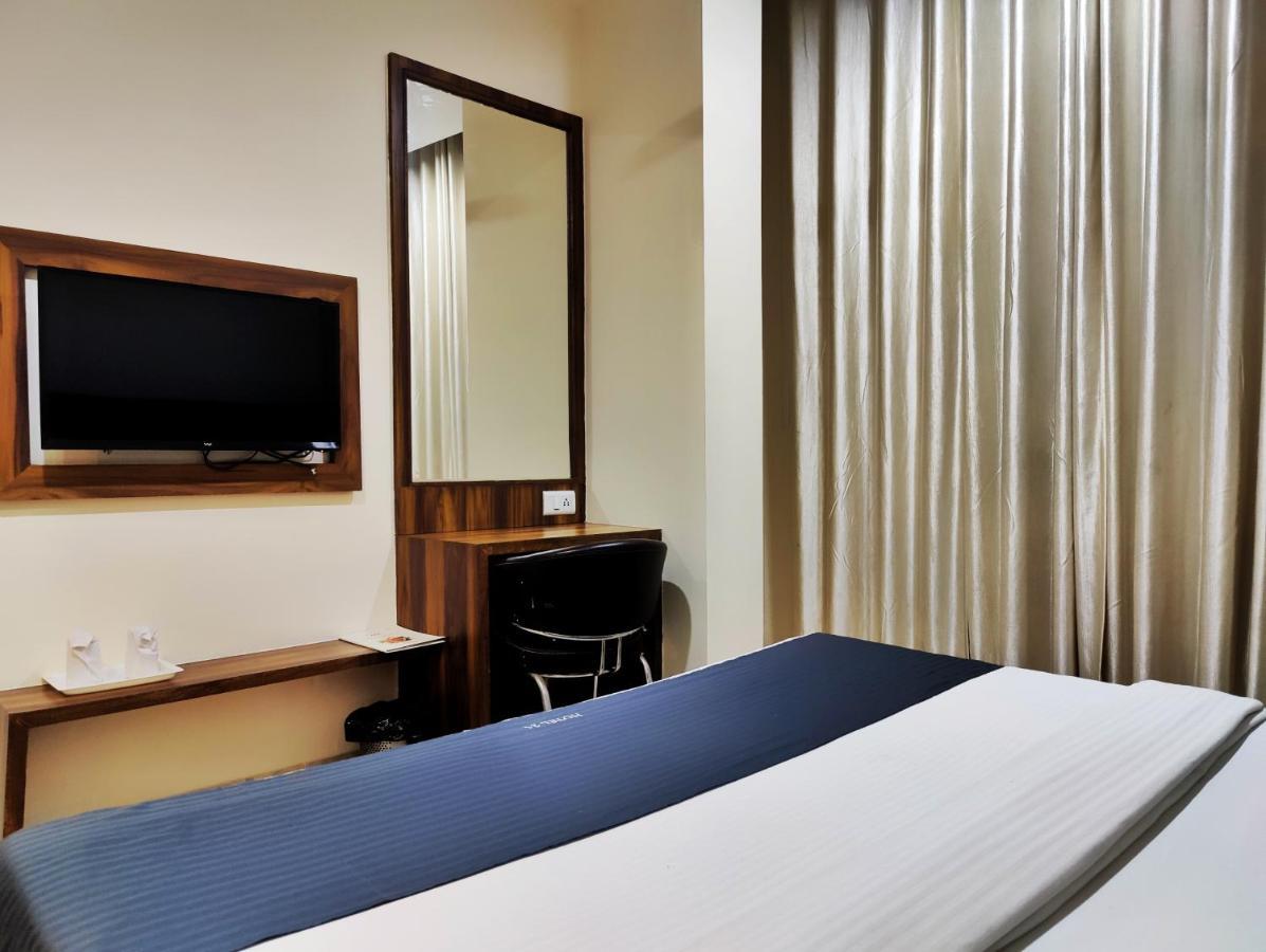 Hotel 21 Next To Chd Railway Station Chandigarh Bagian luar foto