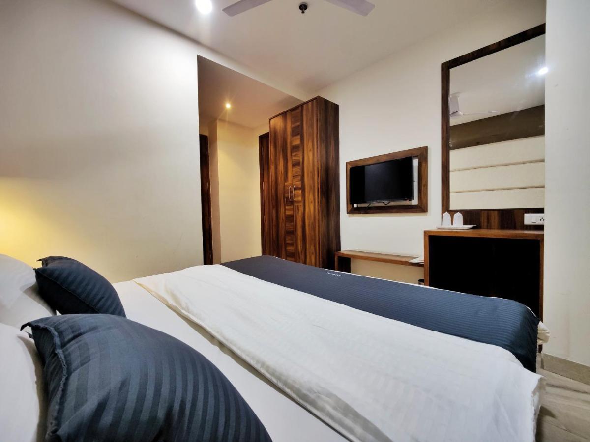 Hotel 21 Next To Chd Railway Station Chandigarh Bagian luar foto