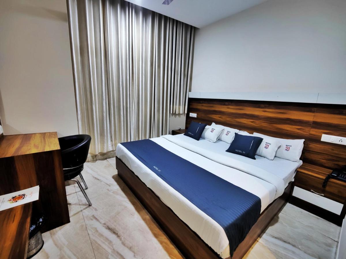 Hotel 21 Next To Chd Railway Station Chandigarh Bagian luar foto